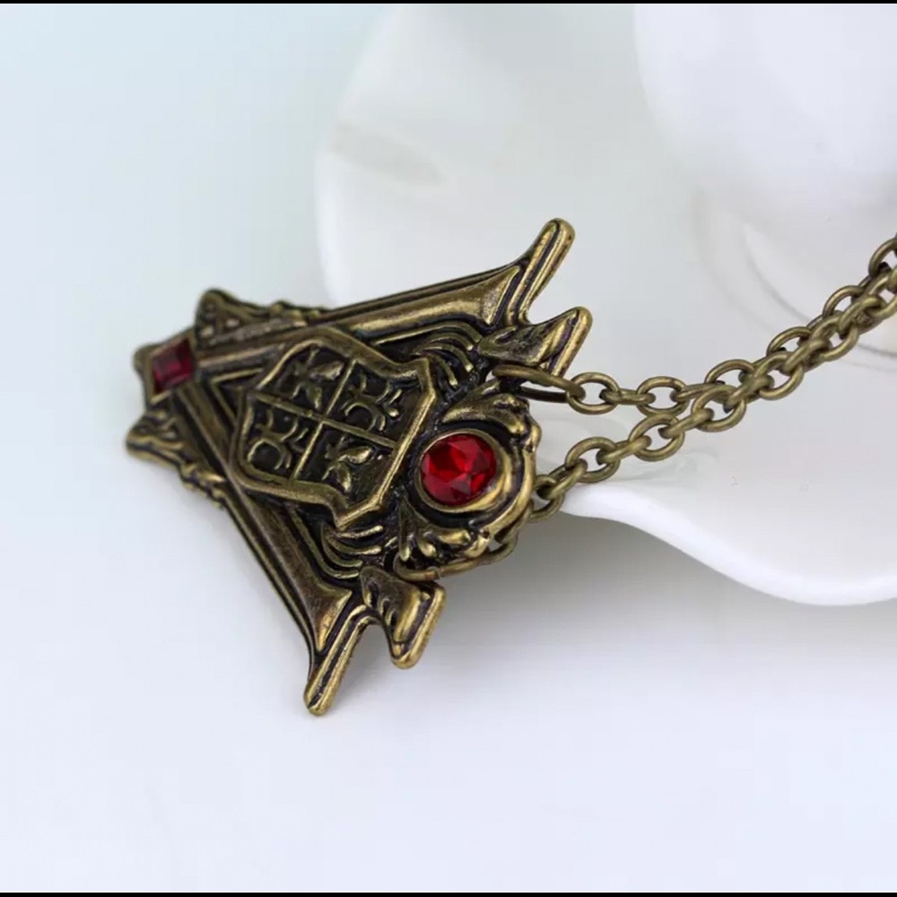 🆕 Twilight Saga Crescent Peak Clock Necklace - Picture 6 of 9